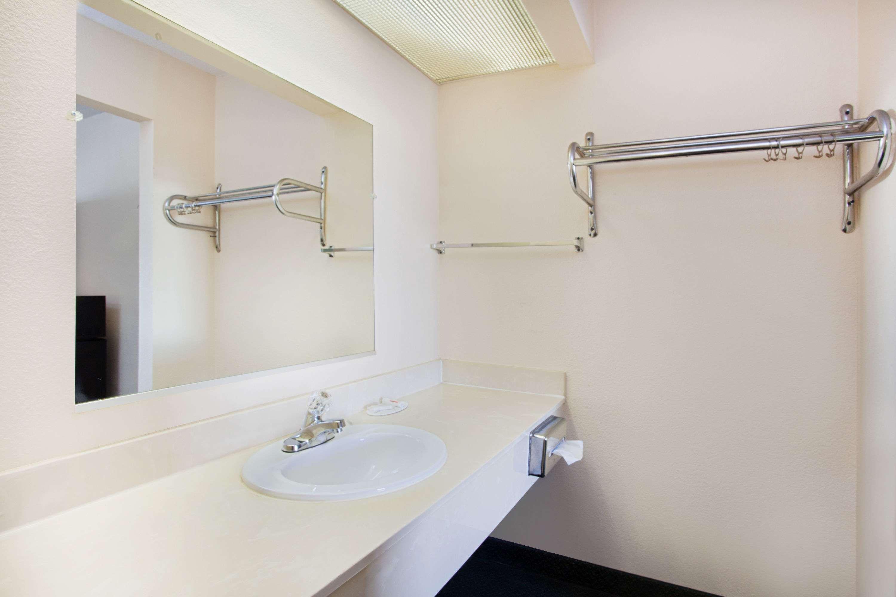 Days Inn By Wyndham Greeneville Buitenkant foto