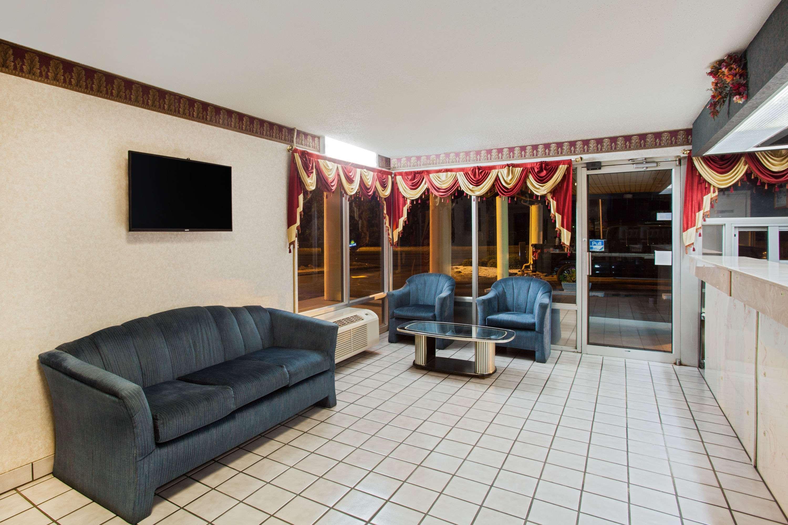 Days Inn By Wyndham Greeneville Buitenkant foto