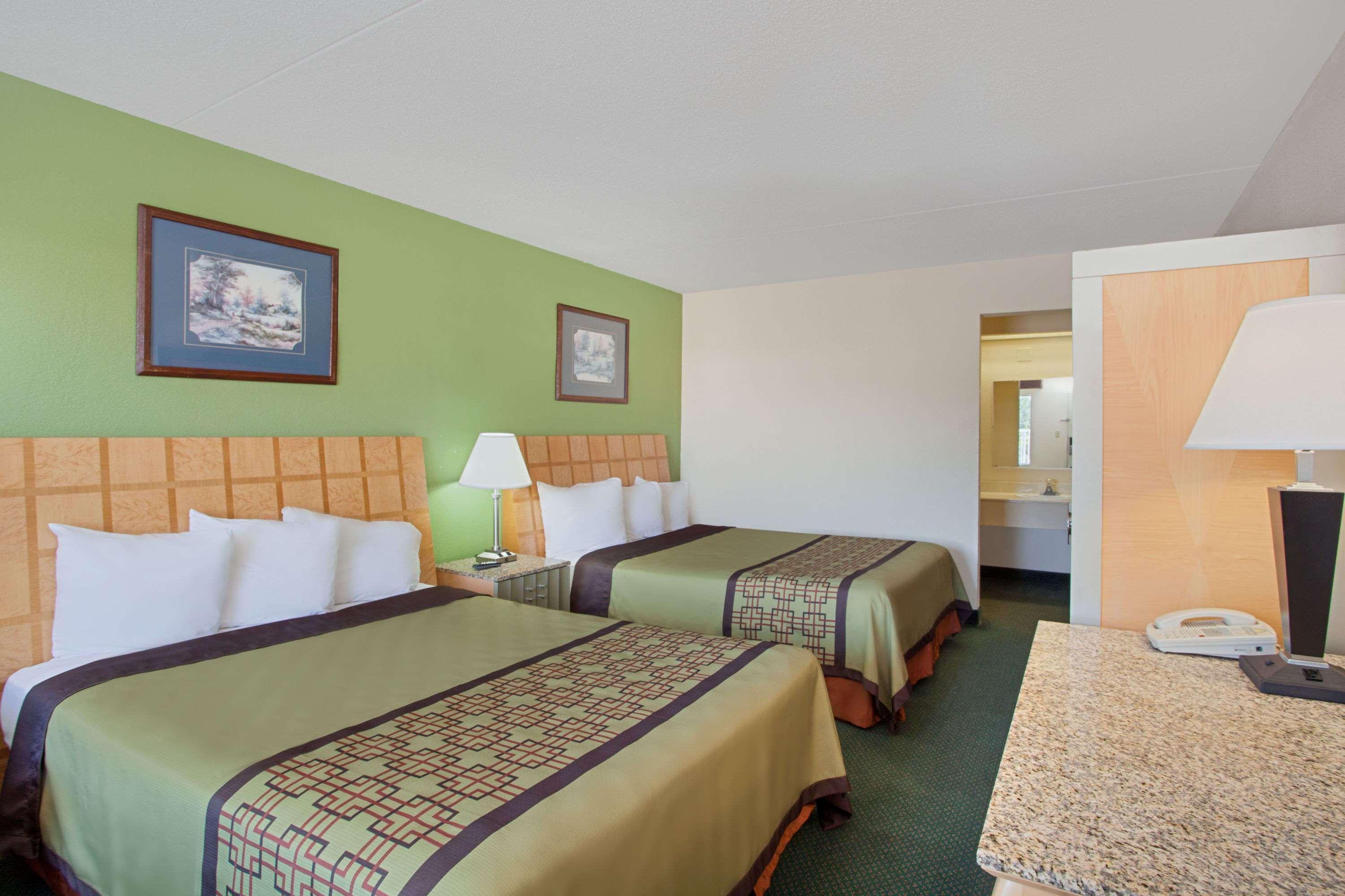 Days Inn By Wyndham Greeneville Buitenkant foto